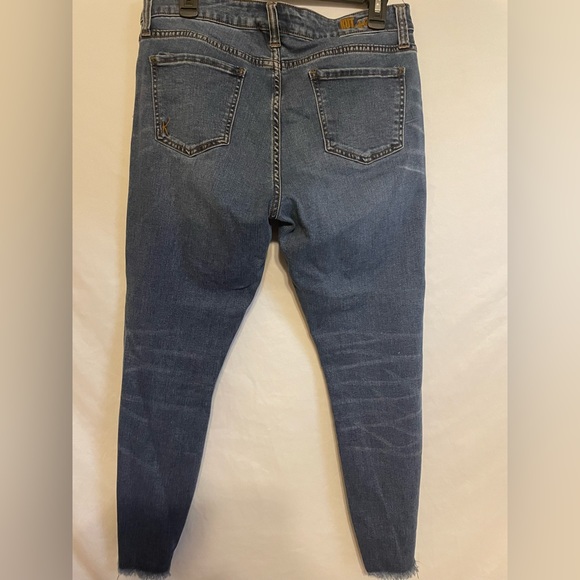 Kut from the kloth Women’s size 8/9 jeans - Picture 3 of 5
